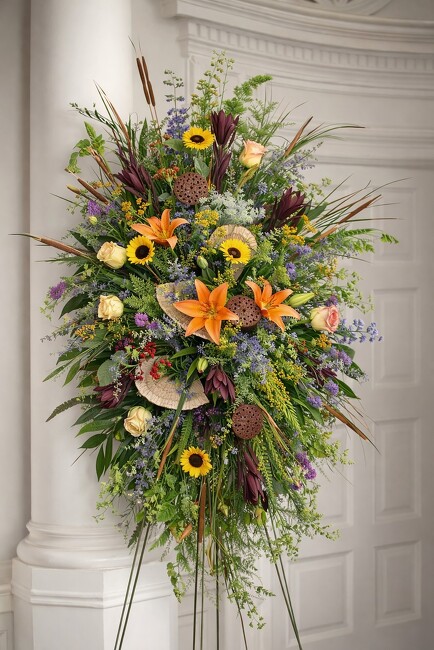 Natural Standing Spray from FlowerCraft in Atlanta, GA